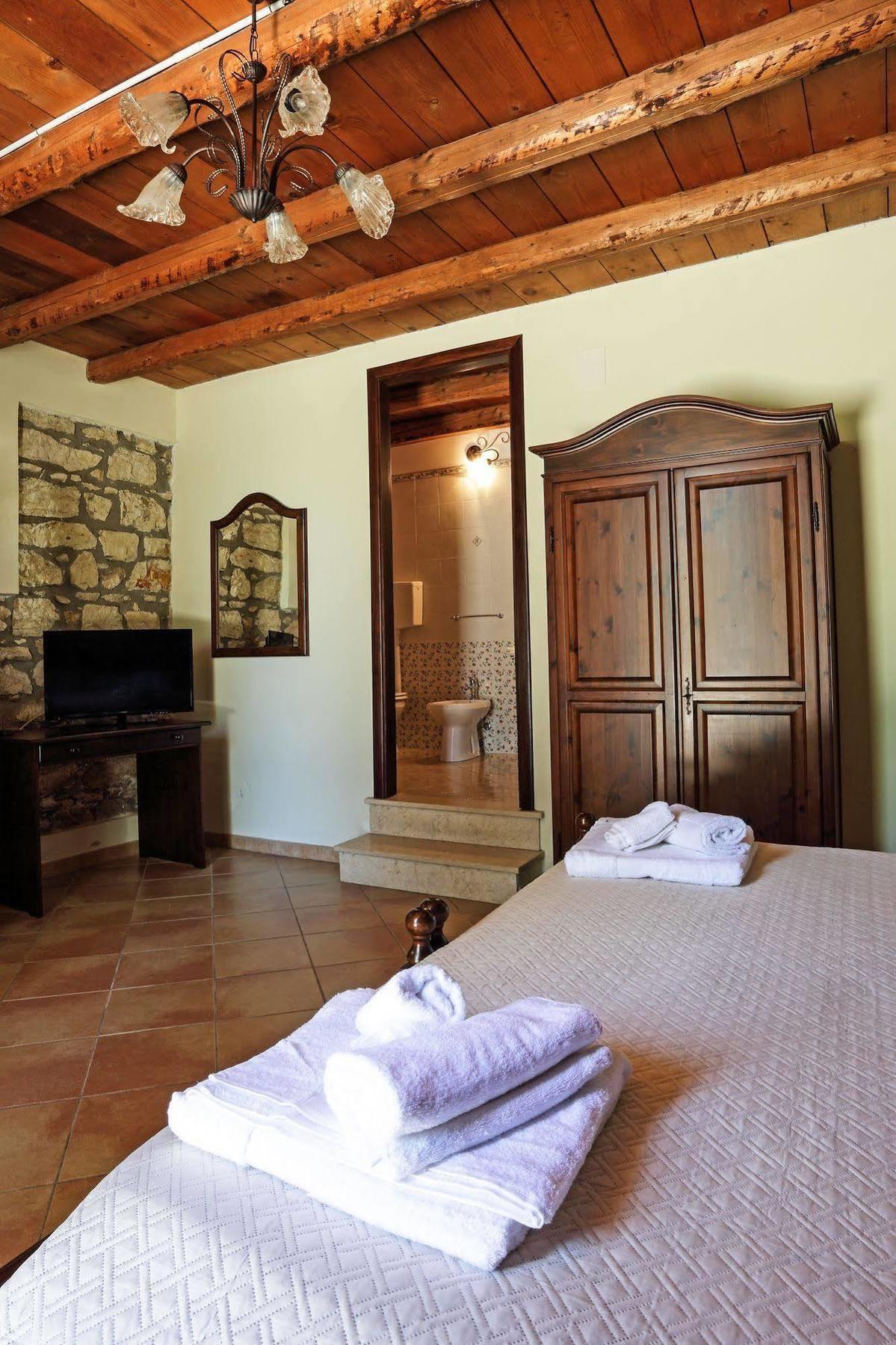 Agriturismo Tenute Pollara Casa Mia Roccamena Exterior foto